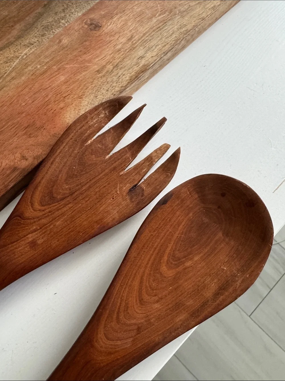 Vintage Hand Carved Wooden Elephant Handle Salad Servers Set Fork and Spoon.